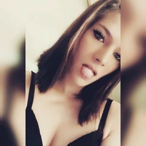 Meet your Posher, Nikia